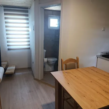 Apartment Andela 5 *