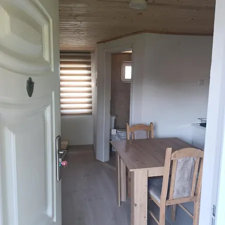 Apartment Andela 5 *