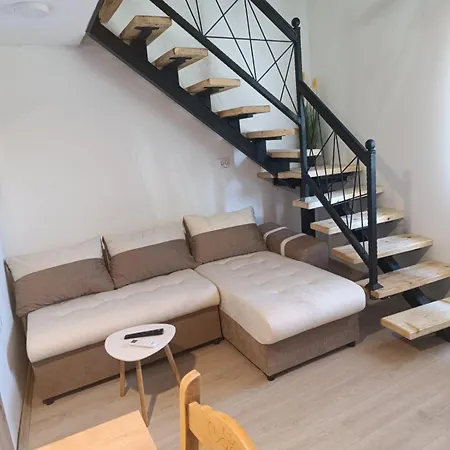 Apartment Andela 5 *